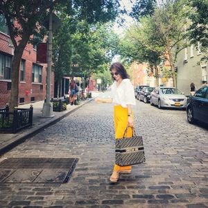 Meet your Posher, Mavis